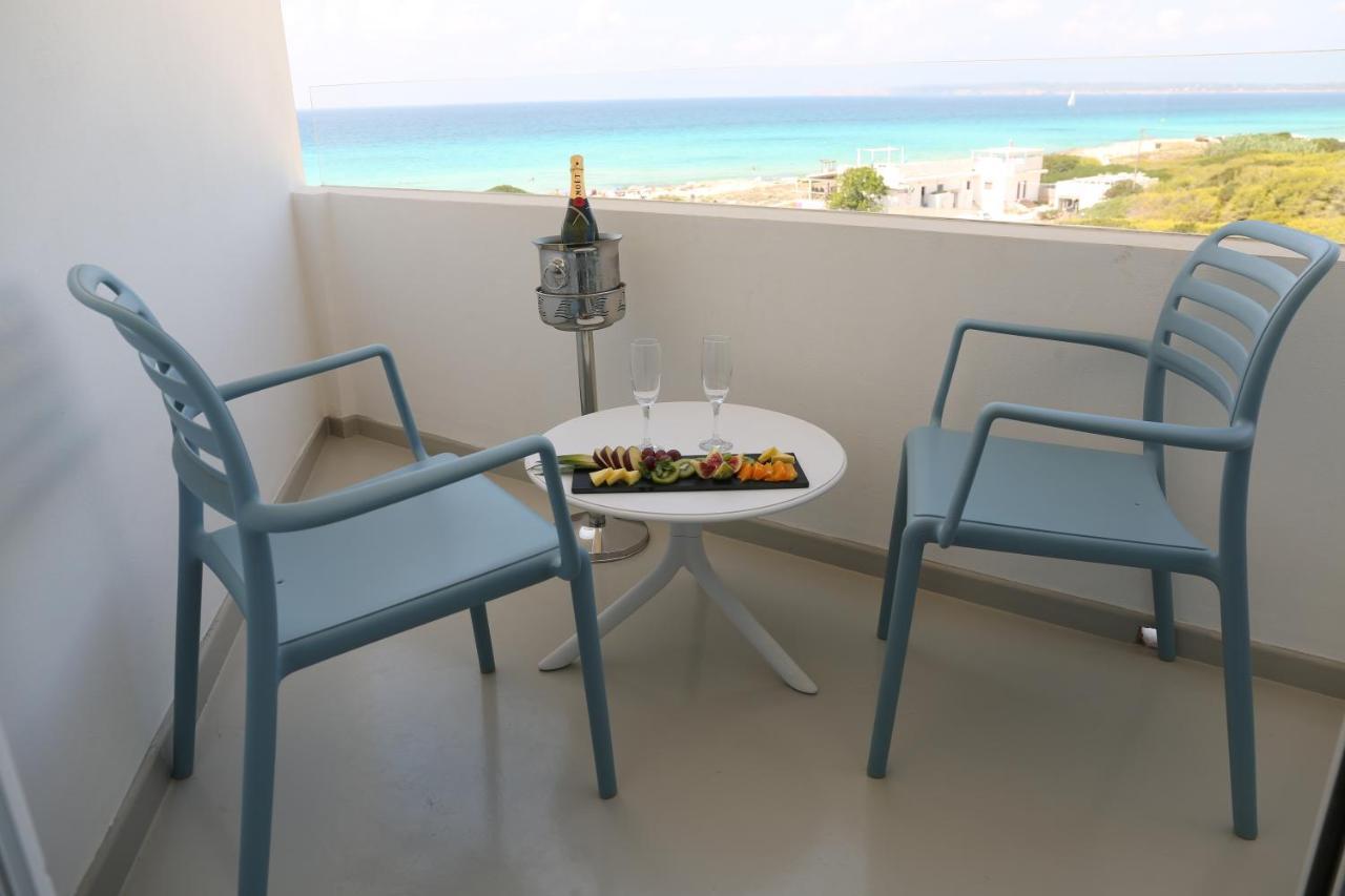 Hotel Maysi Playa Migjorn Buitenkant foto